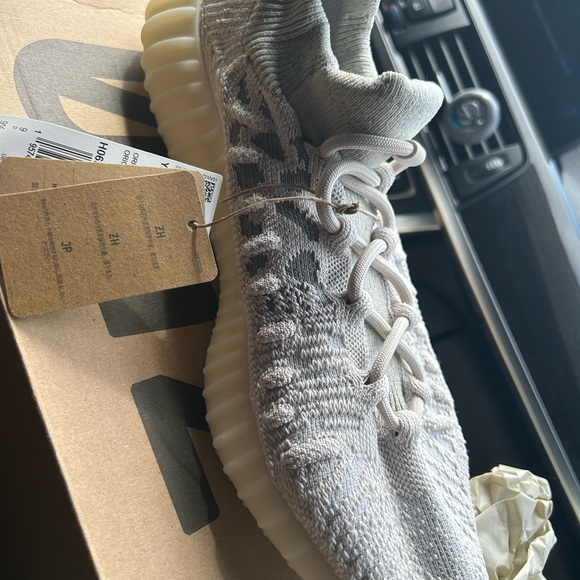 YEEZY 350 V2 CMPCT SLATE BONE - Picture 3 of 5